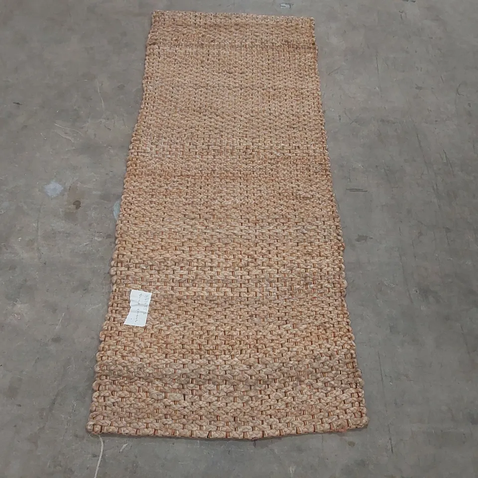 QUALITY DESIGNER AREA RUG - APPROXIMATELY 156 x 63cm
