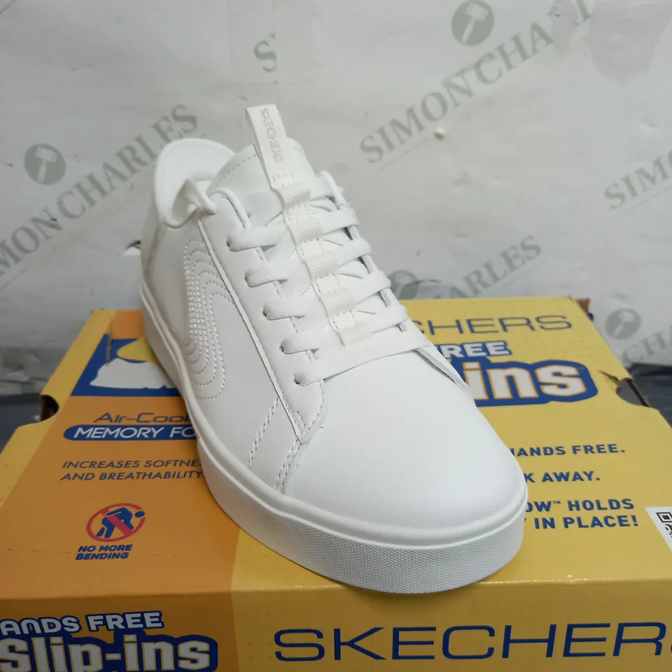 BOXED SKETCHERS SLIP IN WHITE TRAINERS - SIZE 4 