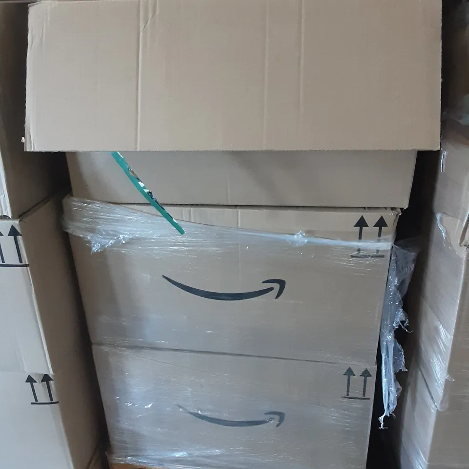 PALLET OF ASSORTED HOMEWARE ITEMS TO INCLUDE CLOTHES, TABLET CASES, COCOMELON BIRTHDAY DECOR ETC
