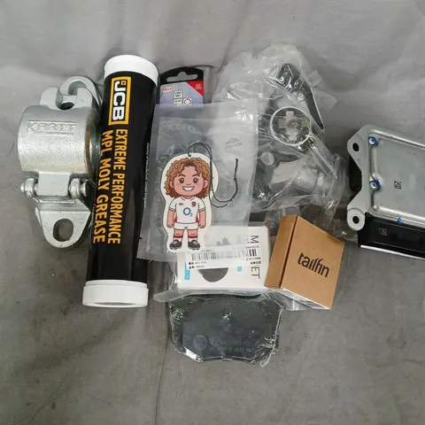 APPROXIMATELY 10 ASSORTED VEHICLE PARTS & ACCESORIES TO INCLUDE TAILFIN QUICK RELEASE DROPOUTS, PHONE CAR MOUNT, IMPACT SOCKET, ETC