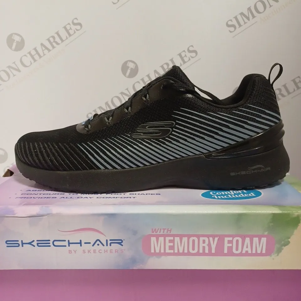 BOXED SKECHERS SKECH-AIR DYNAMIGHT TRAINERS, BLACK - SIZE 8