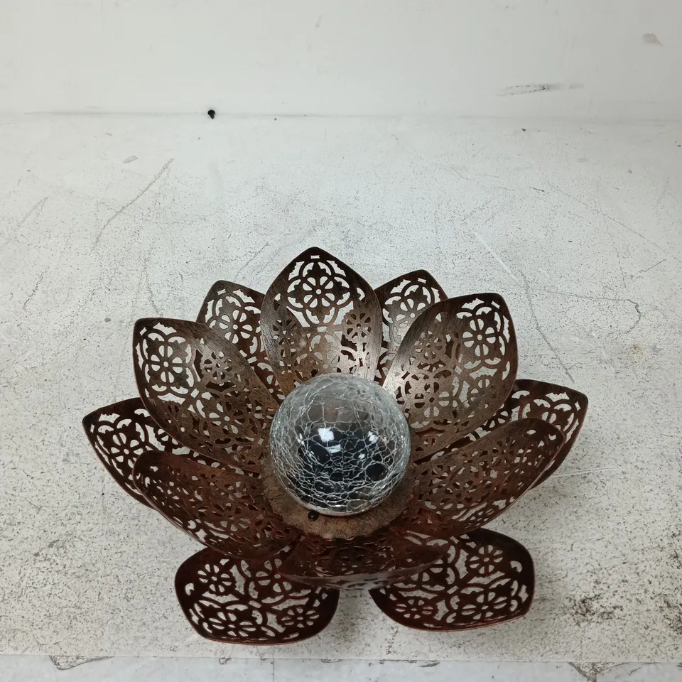 BOXED SMART SOLAR DAMASQUE SOLAR LOTUS
