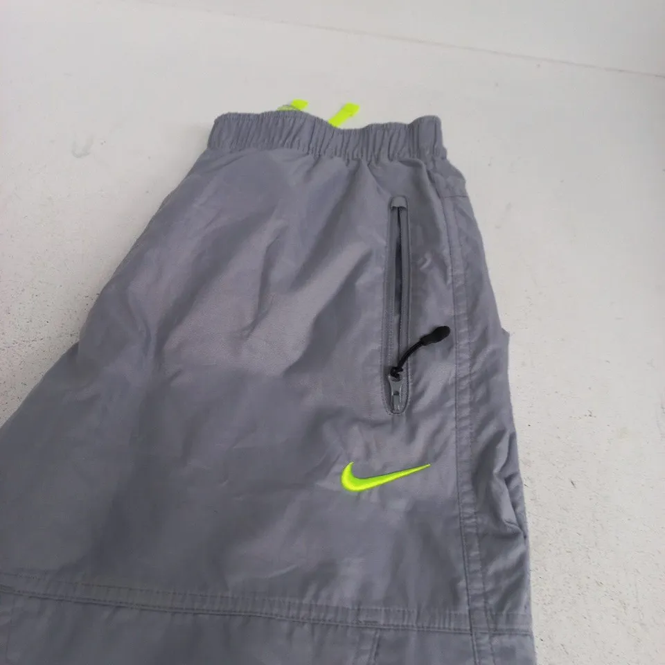 NIKE GREY CARGO PANTS - SIZE M