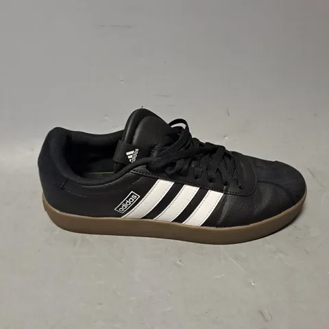 PAIR OF ADIDAS VL COURT 3.0 SHOES IN BLACK/BROWN SIZE 9