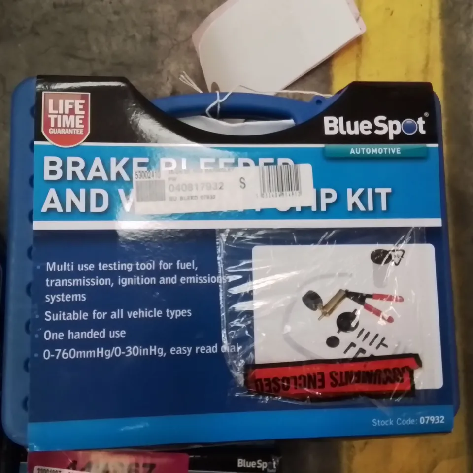 MIXED BOX OF TOOLS AND MACHINERY EQUIPMENT TO INCLUDE 171 PIECE METRIC SOCKET SET, WASTE OIL EXTRACTOR FLUID PUMP, BRAKE BLEEDING KIT ETC.