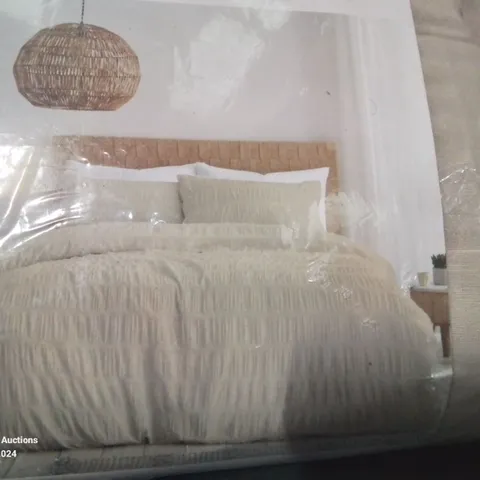 BAGGED SEERSUCKER KINGSIZE DUVET COVER SET