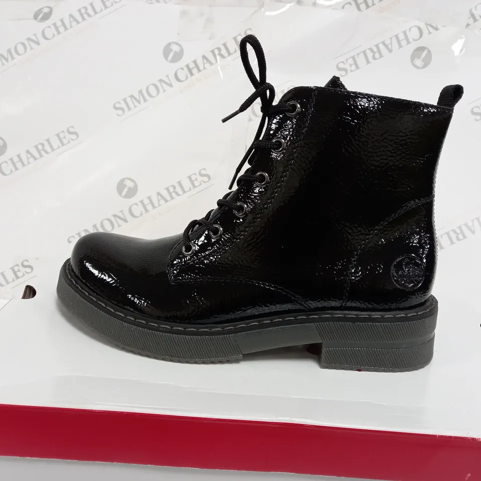 RIEKER LACE UP BOOT SIZE 5 
