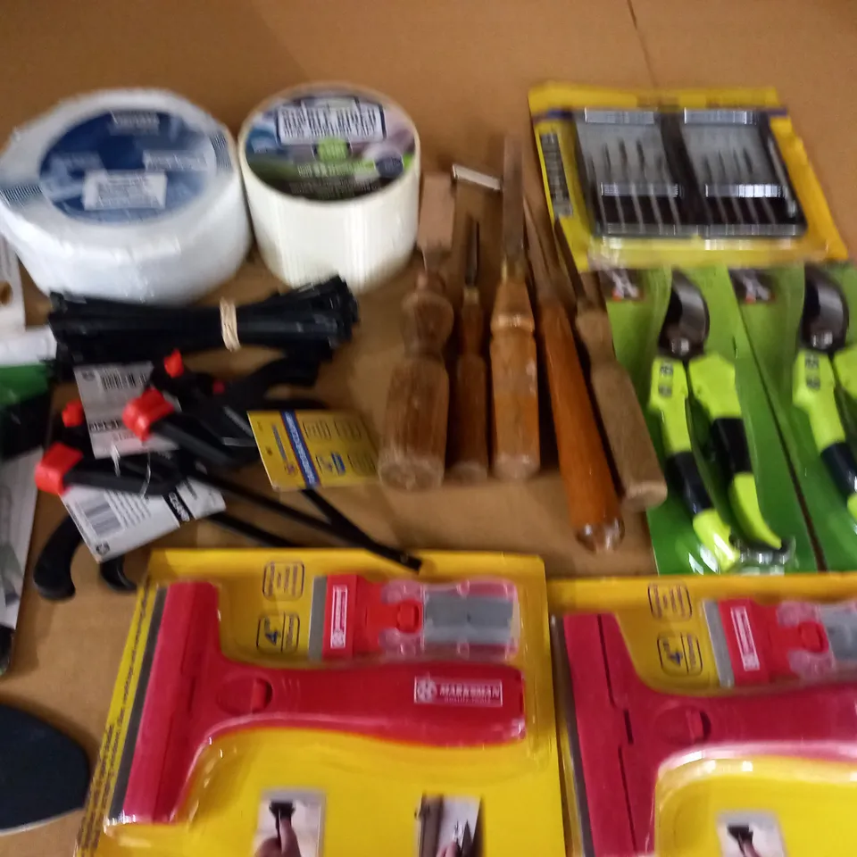 LOT OF ASSORTED HOUSEHOLD AND DIY ITEMS TO INCLUDE JOINTING TAPE AND CHISELS