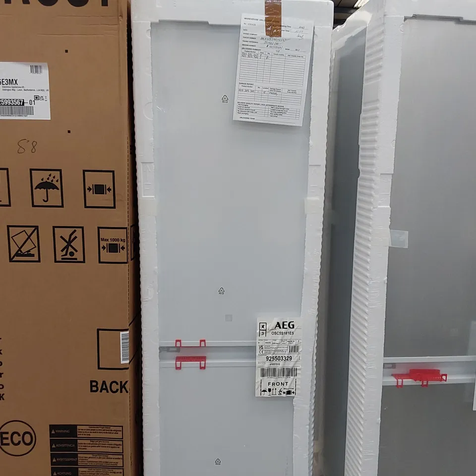 AEG OSC5S181ES LOW FROST INTEGRATED FRIDGE FREEZER, SLIDING HINGE, 70/30 RRP £500