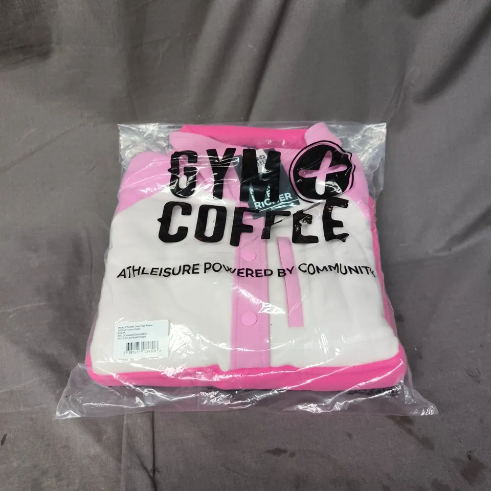 GYM+ COFFEE SNAP POLAR FLEECE – COTTON CANDY, SIZE M
