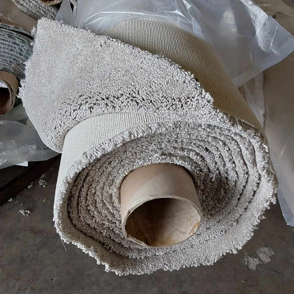 ROLL OF QUALITY ULTIMATE EXPRESSIONS PEARL CARPET APPROXIMATELY 4M × 8.1M