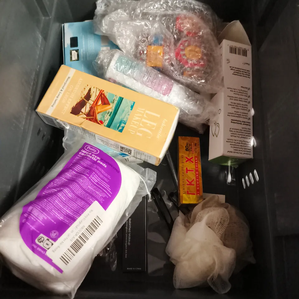 APPROXIMATEY 20 ASSORTED HEALTH AND BEAUTY PRODUCTS TO INCLUDE - DOVE BODY WASH - VELVET DURAG - NATURE SPELL SCALP FORMULA - ETC