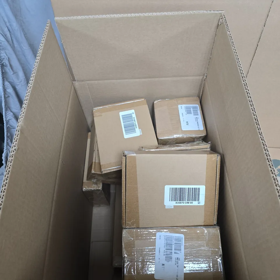 BOX OF APPROXIMATELY 12 ASSORTED ITEMS TO INCLUDE: POUR AND STORE BAG CLIPS 