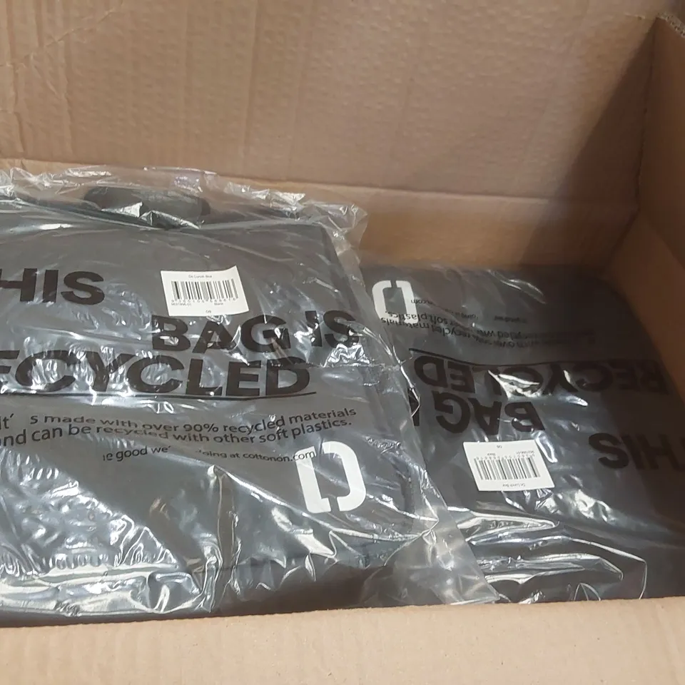 PALLET CONTAINING A VERY LARGE QUANTITY OF ASSORTED ITEMS INCLUDING: BEDDING, JUMPERS, JEANS, CARGO PANTS, LUNCH BOXES, BIKINIS, SHIRTS ECT