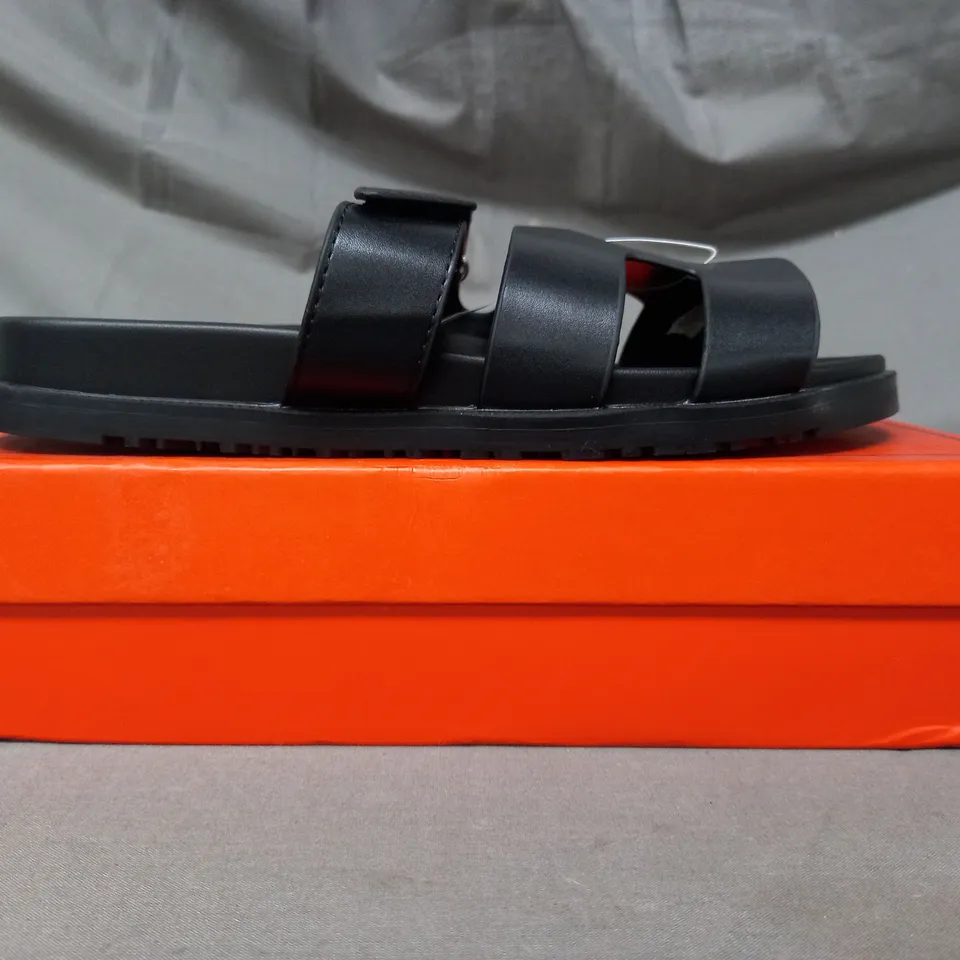 BOXED PAIR OF HERMES OPEN TOE FLAT SANDALS IN BLACK EU SIZE 38