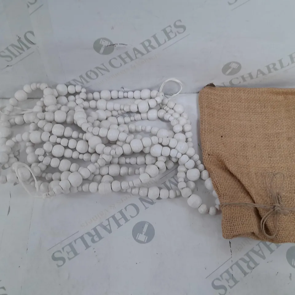 BOXED KELLY HOPPEN BEADED WHITE GARLAND 