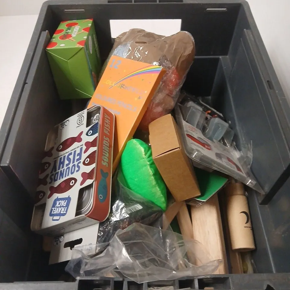 APPROXIMATELY 10 ASSORTED TOYS AND GAMES TO INCLUDE DESKTOP PING PONG, TRIVIA GAME, MOUTH GUARD ETC 