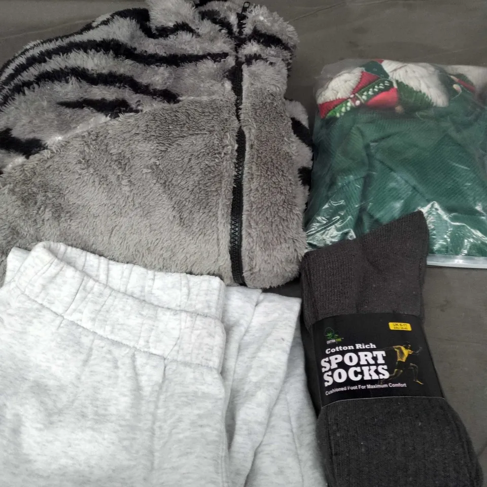 APPROXIMATELY 20 ASSORTED CLOTHING PRODUCTS IN VARIOUS STYLES & SIZES TO INCLUDE JUMPERS, T-SHIRTS, DRESSES ETC