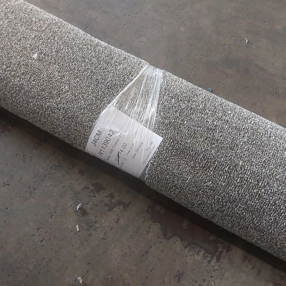 ROLL OF QUALITY TWISTY CHALICE CARPET - APPROXIMATELY 1.95 x 4m