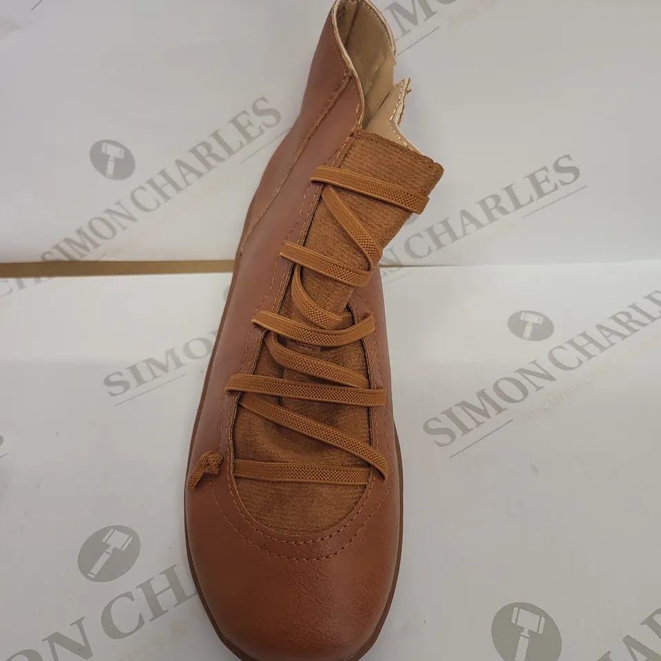BAGGED BROWN LACE AND ZIP UP BOOTS - SIZE 39