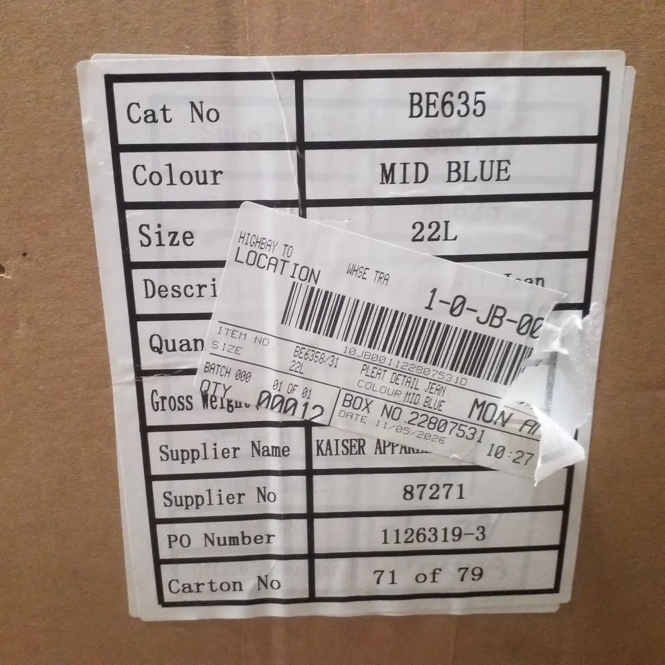 BOX CONTAINING APPROXIMATELY 12 BRAND NEW SIMPLY BE MID BLUE PLEAT DETAIL WIDE LEG JEANS - SIZE 22L