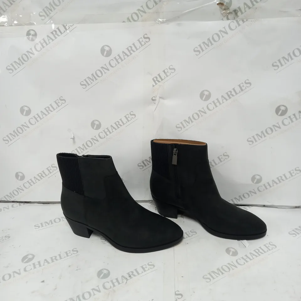 VIONIC SHANTELLE ANKLE BOOT - BLACK SIZE 6 - UNBOXED 