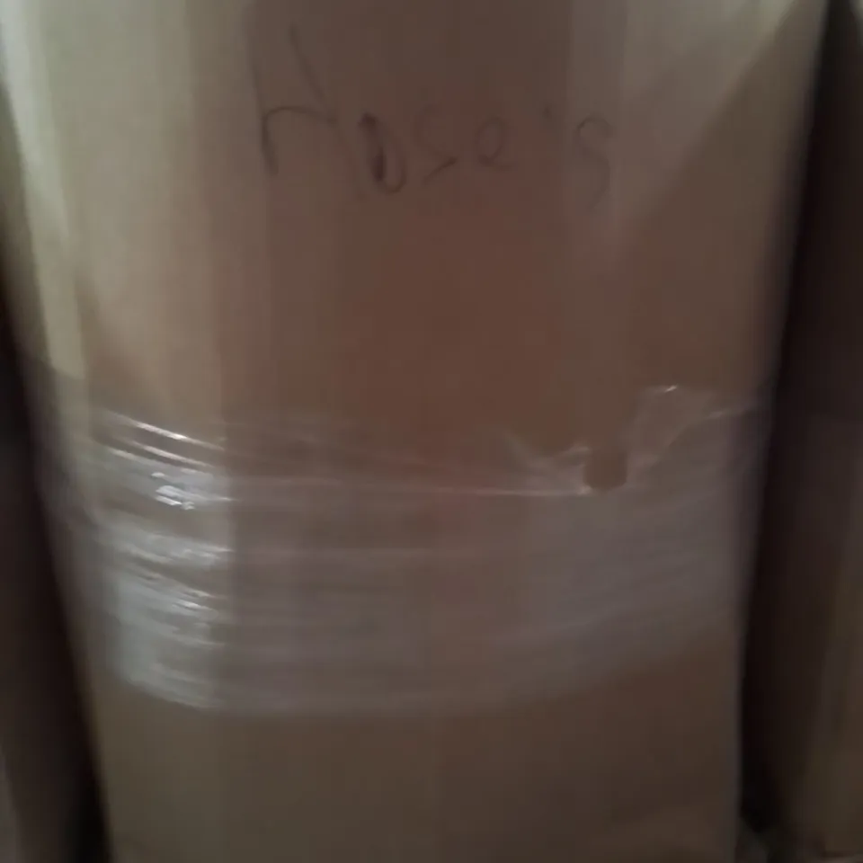 PALLET CONTAINING A LARGE QUANTITY OF HOSES