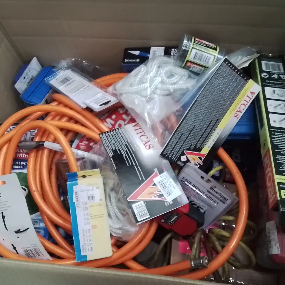 BOX OF ASSORTED ITEMS TO INCLUDE;TORX BIT SOCKETS,REMOVAL PAD TRIMMER,DRAIN CLEANER,ETC