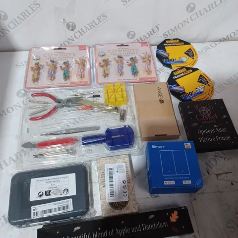 GROUP OF ASSORTED HOUSEHOLD ITEMS