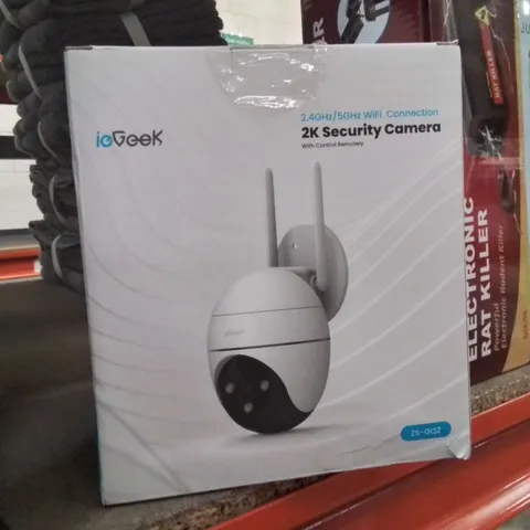 BOXED IEGEEK 2K SECURITY CAMERA 