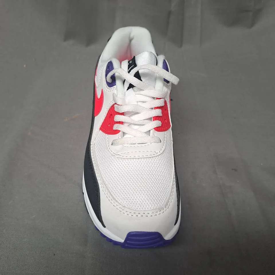 PAIR OF NIKE AIR MAX SHOES IN WHITE/BLACK/MULTI UK SIZE 5.5