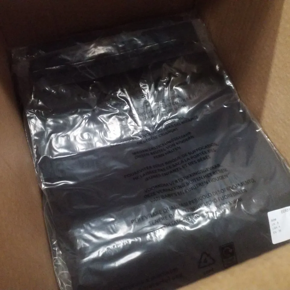 BOX CONTAINING APPROXIMATELY 10 BRAND NEW JD WILLIAMS BLACK PONTE COLUMN SKIRTS - SIZE 8
