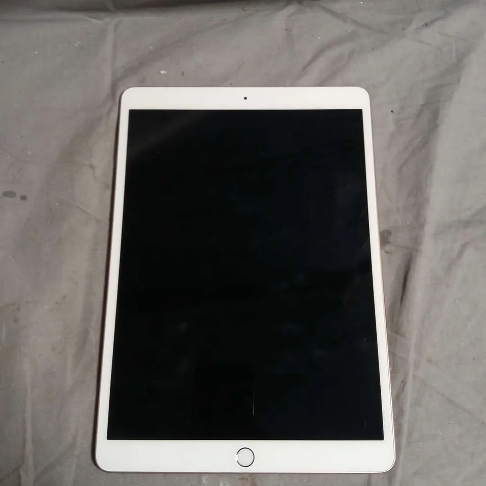 APPLE IPAD TABLET - A1701