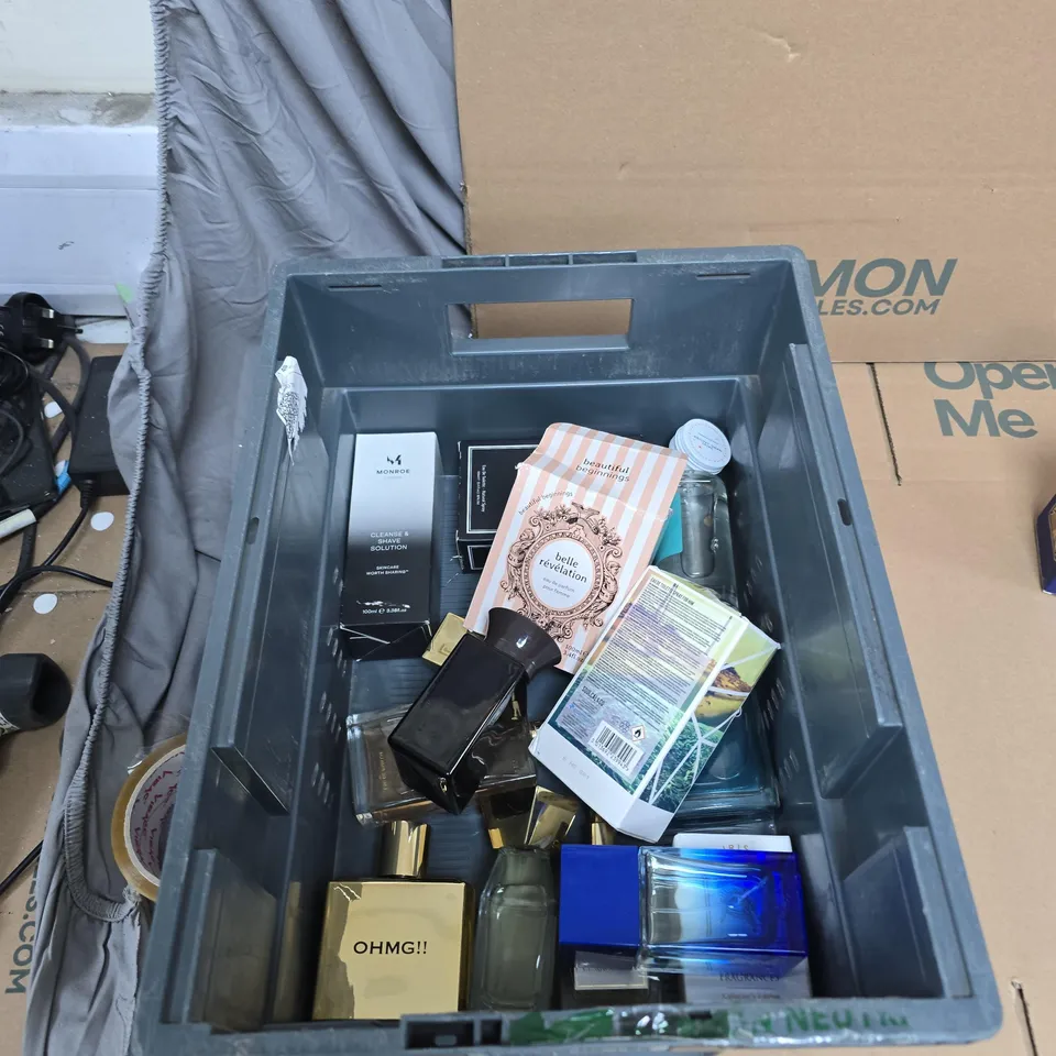 TOTE OF APPROXIMATELY 14 ASSORTED BEAUTY ITEMS TO INCLUDE: SAPPHIRE OUD EAU DU PARFUM