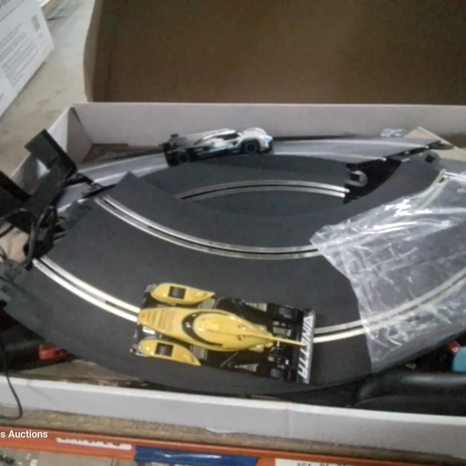 BOXED SCALEXTRIC GINETTA RACERS 