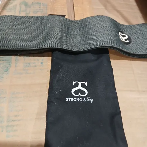 PALLET OF APPROXIMATELY 2000 FITNESS BANDS TO INCLUDE; STRONG AND SXY