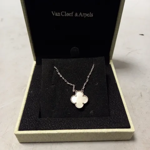 VAN CLEEF AND ARPELS VINTAGE ALHAMBRA PENDANT / COLLECTION ONLY