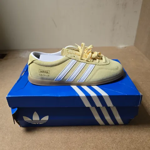 ADIDAS GAZELLE LO PRO W TRAINERS – YELLOW SUEDE, UK4