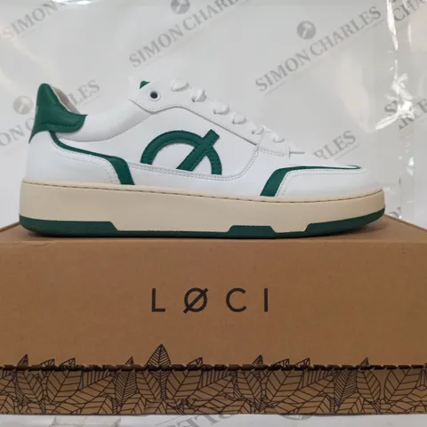 BOXED PAIR OF LOCI SHOE SIN WHITE/GREEN/CREAM EU SIZE 42