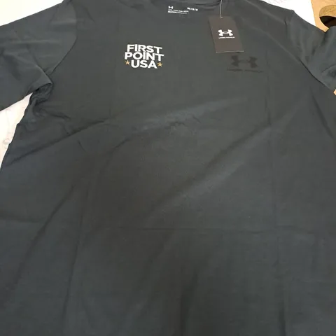 MEDIUM UNDER ARMOUR BLACK TEE 