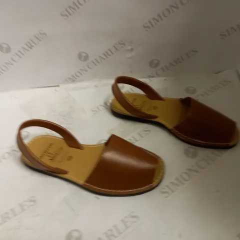 AVARCA CUERO EU SIZE 40 BROWN SANDAL 