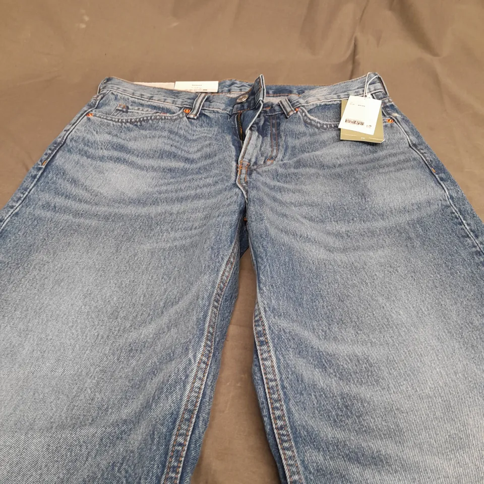 H&M RELAXED HIGH WAIST DENIM JEANS - W30 L32