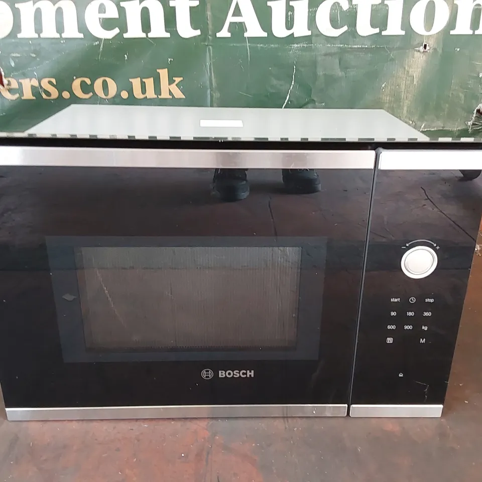 BOXED BOSCH BFL553MS0B SERIES 4 BUILT-IN MICROWAVE (1 BOX)