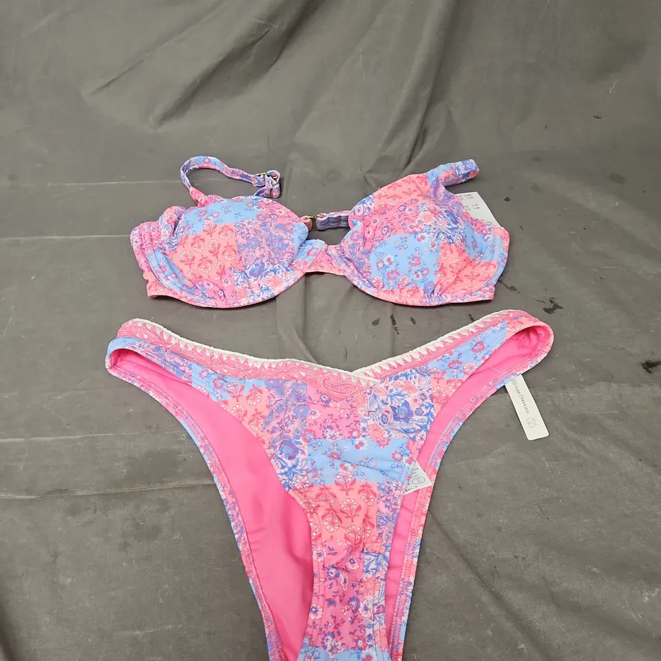 HOLLISTER UNDERWIRE CHEEKIEST FIT BIKINI IN PINK MULTI SIZE M