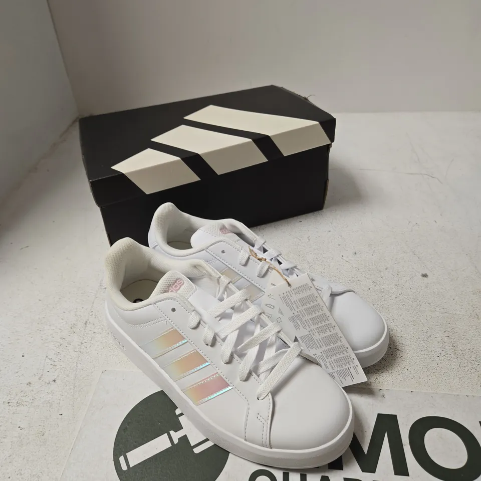 ADIDAS GRAND COURT 3.0 J WHITE TRAINERS – UK 5 (EU 38) - BOXED