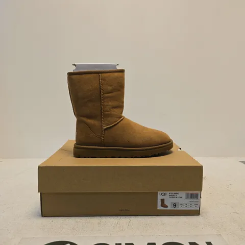 UGG W CLASSIC SHORT II BOOTS – CHESTNUT, UK 7.5 (US 9) – BOXED