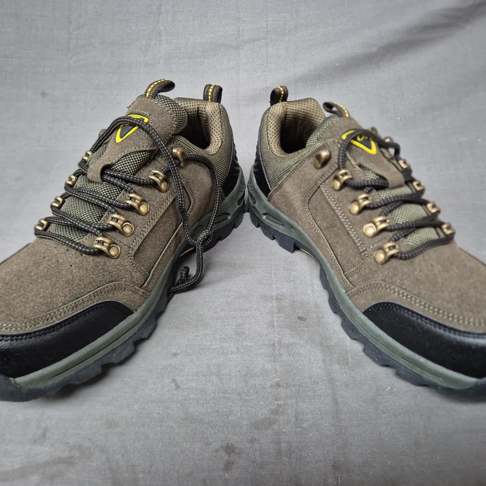 BOXED PAIR OF UNBRANDED OUTDOOR SHOES IN DARK OLIVE EU SIZE 44