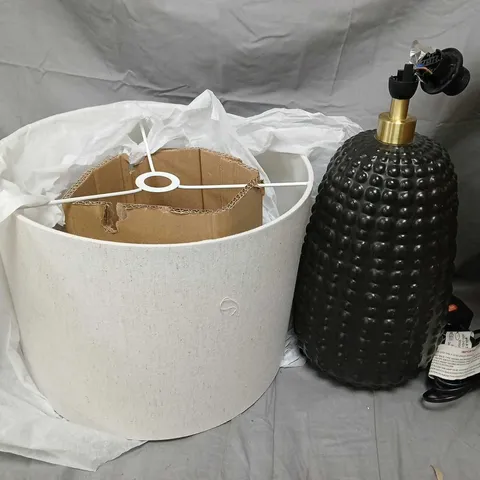 CASA DOT TABLE LAMP