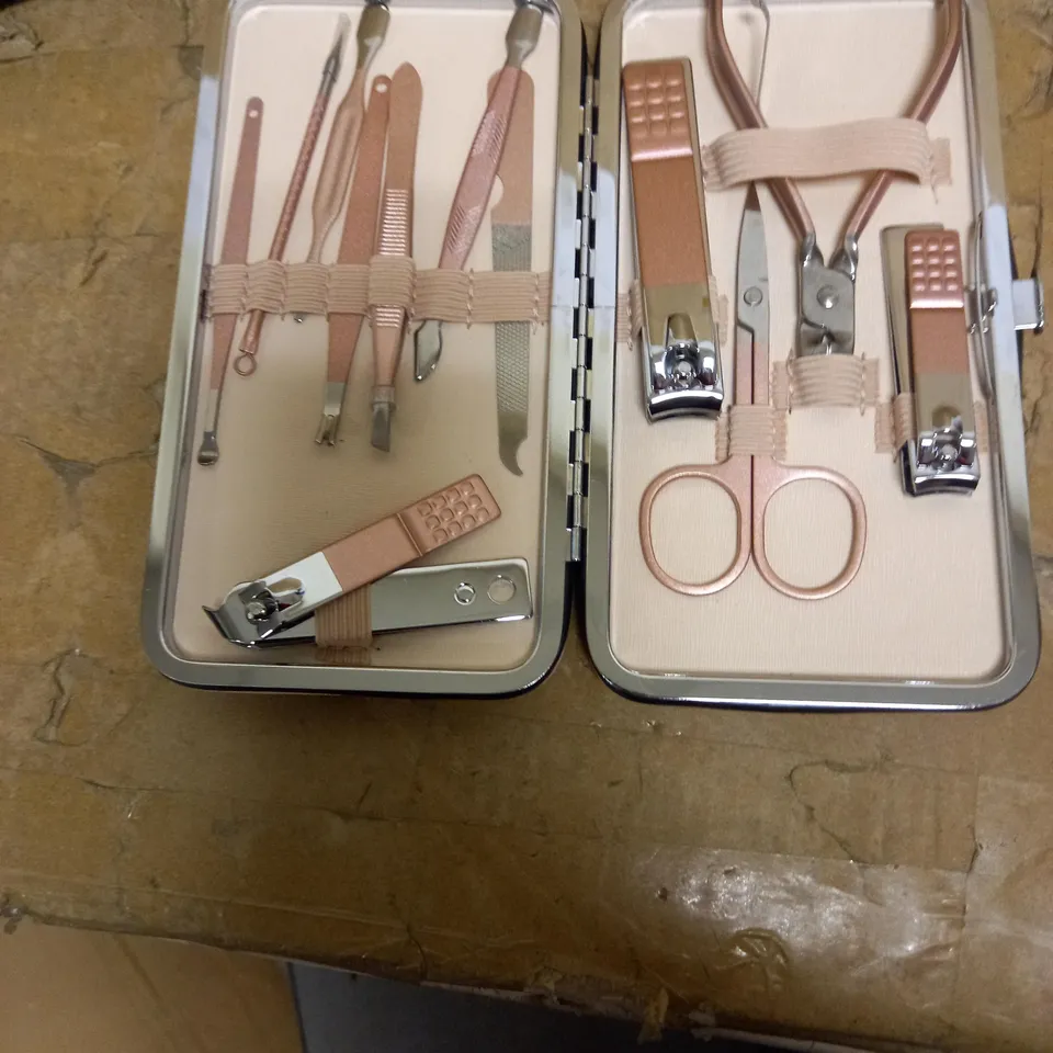 MANICURE SET & NAIL CLIPPER SET