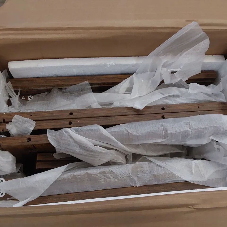 BOXED HOORLANG END TABLE